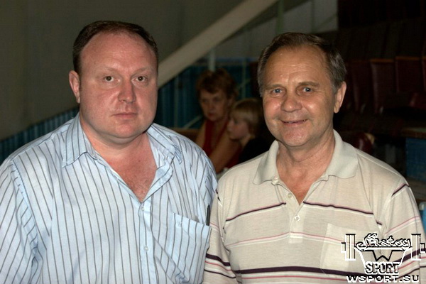 Слева сын Сергея Долгачева - Александр и Вячеслав Адаменко, Таганрог, 2011г.
