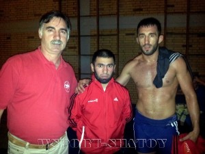 Иса Гамбулатов, Сухраб Хизиев, Кирил Терзиев (оба выступают за клуб "Майнц в немецкой Бундеслиге)