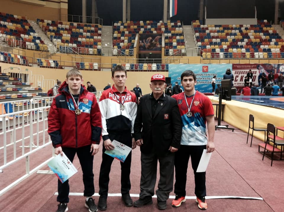 Umarov_ucheniki